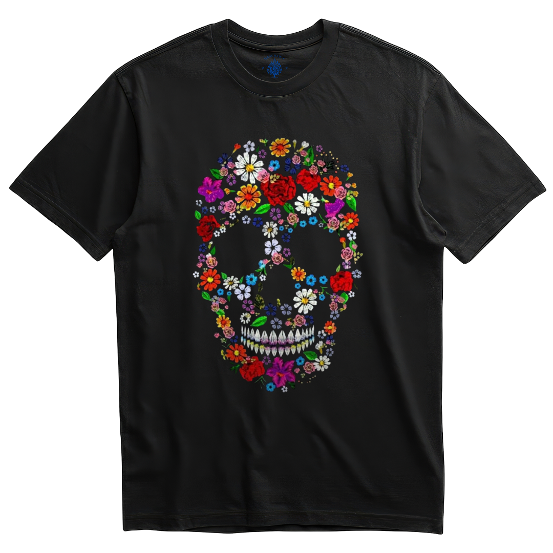 Playera negra calavera de flores bordadas